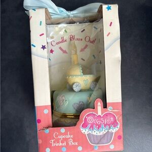 Cupcake trinket box candle new in box